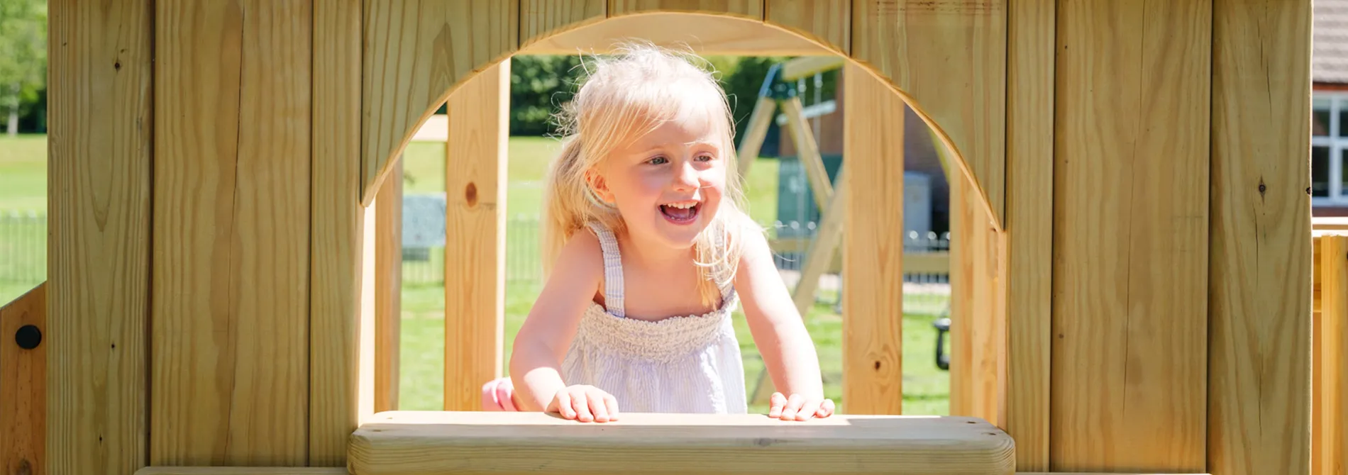 High quality<br>bespoke playgrounds slider image